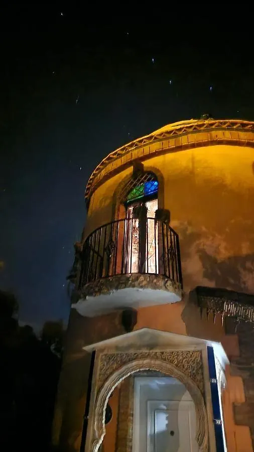 Casa Paraiso 贝纳哈拉菲